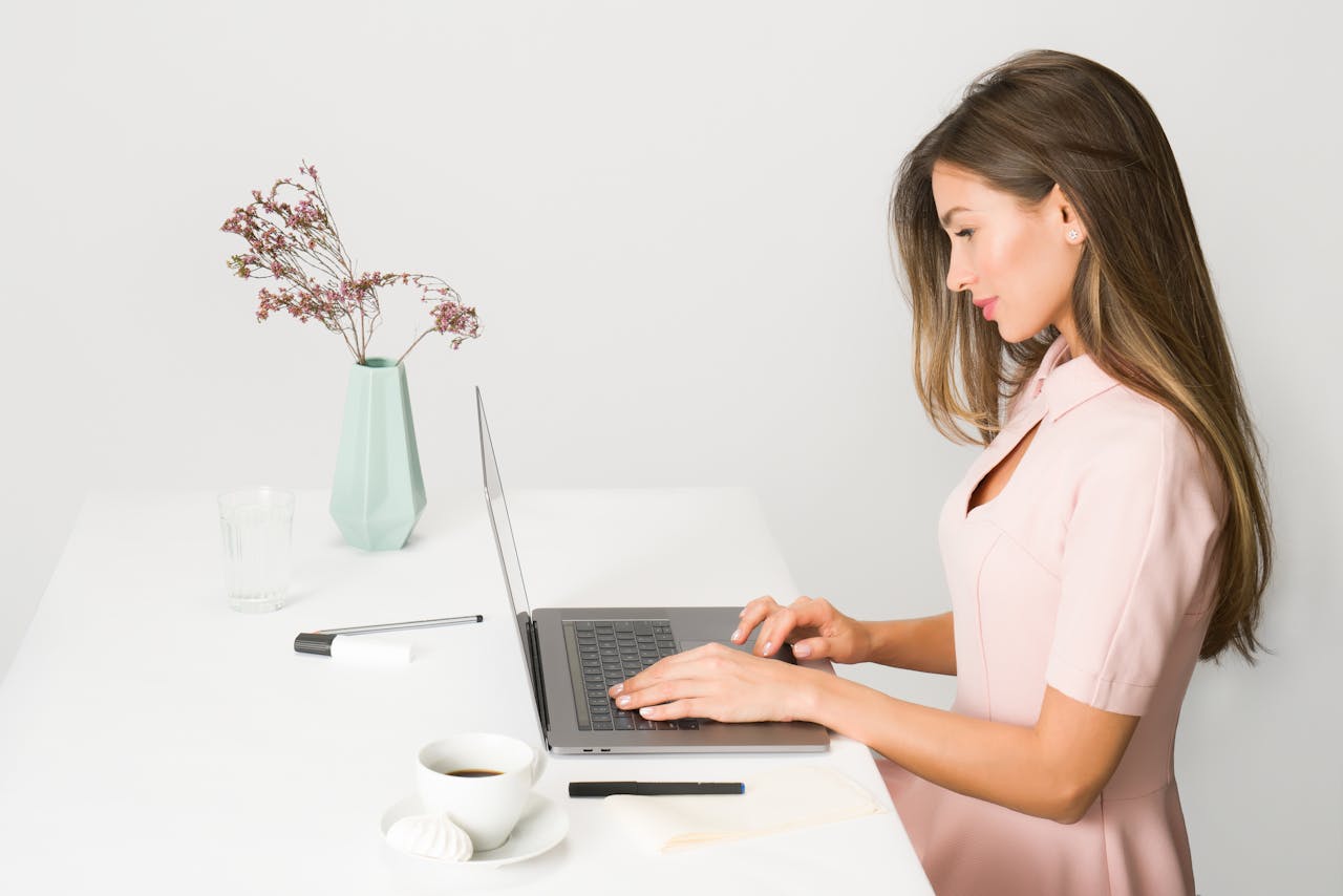Hoe hoog moet een zit-sta bureau zijn?